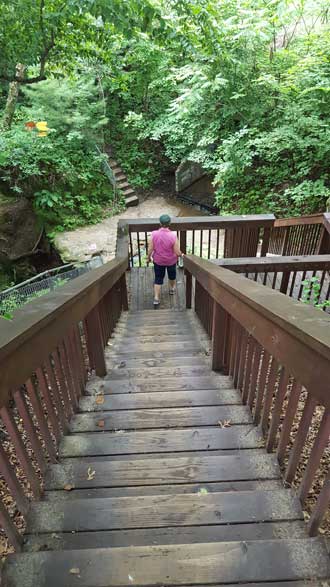 Descending the stairs to the Devils Punch Bowl