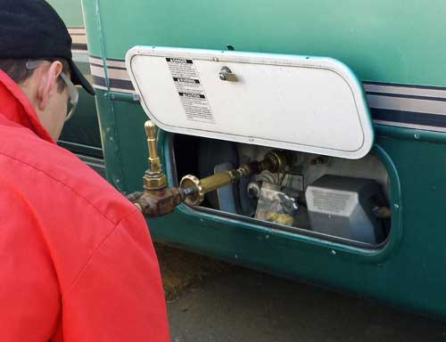 Filling the 18 gallon propane tank