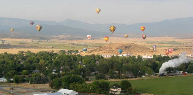 Early morning balloon rally in Montague