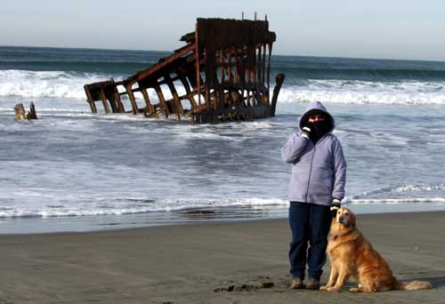 Gwen and Morgan with the Peter Iredale Shipwreck