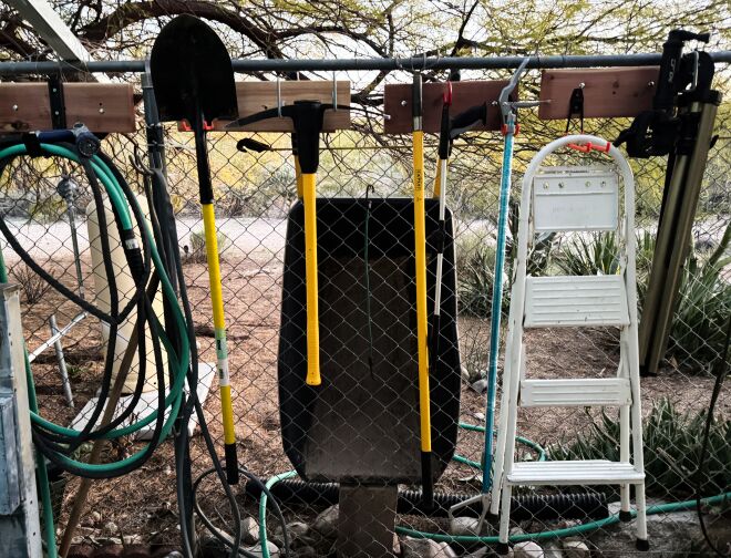 Using the fence to organize