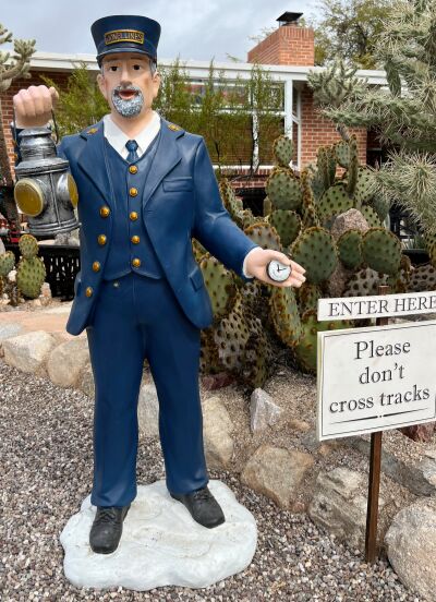 Visiting one of the Tucson Model Train displays