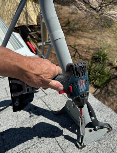 Impact driver used to remove lag bolts