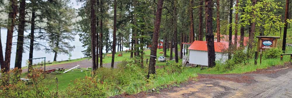 Trouthaven Cabins on the west shore of Wallowa Lake