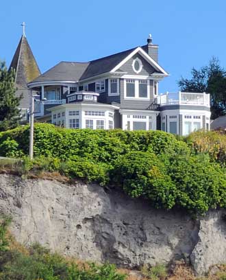 Overlooking the ferry in Port Townsend