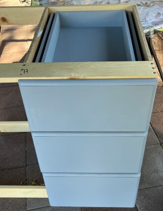 Primer added to the kitchen cabinet