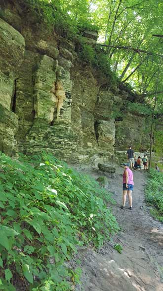Hike toward lower falls