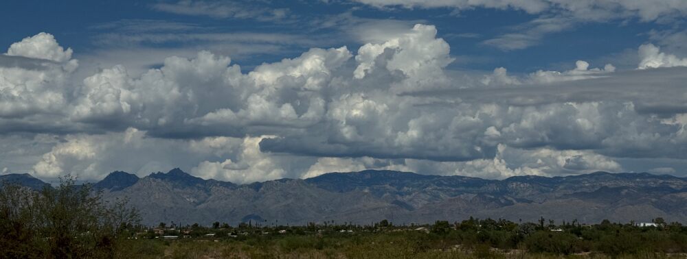 These clouds later turned into an electrical storm