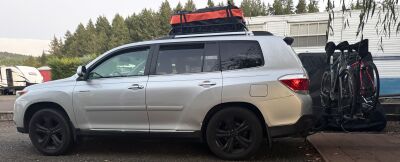 The car is packed inside and outside