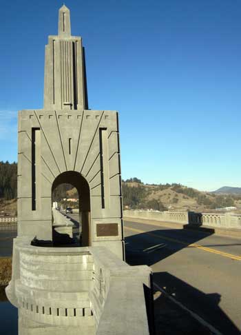 South end of the Patterson Bridge