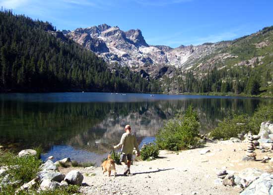 Gwen, Morgan and I hike to Lower Sardine Lake