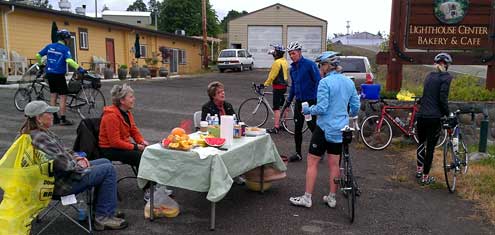 The first refreshment stop at the Lighthouse Center Bakery, good choice