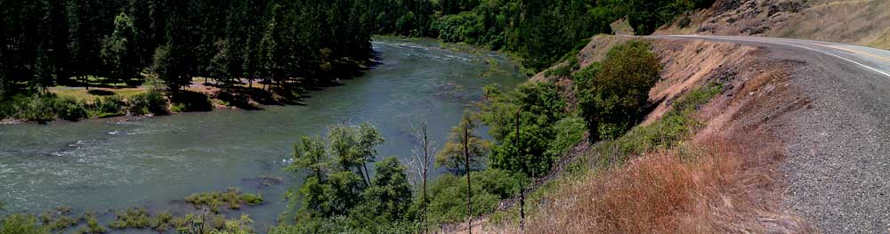 North Bank Road next to the North Umpqua River, great riding