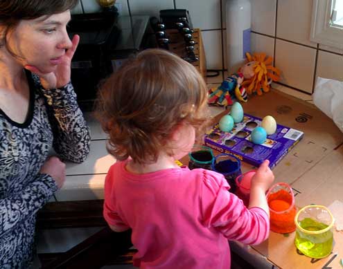 Aunt Mindy helps Chloe with egg dyes