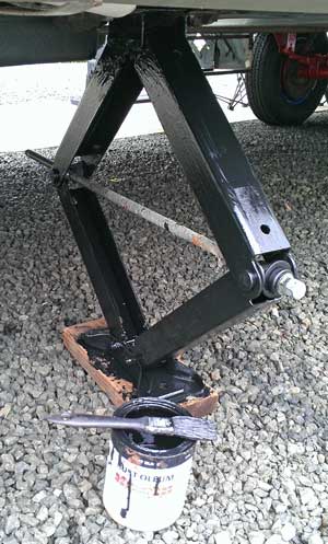 Getting rid of the rust on the stabilizer jacks