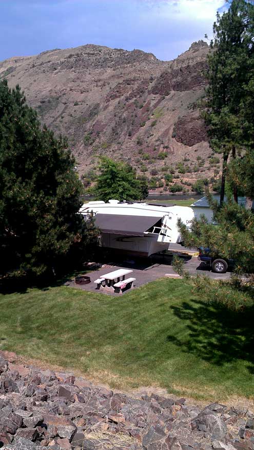 Camping at Copperfield Park in Oxbow, Oregon