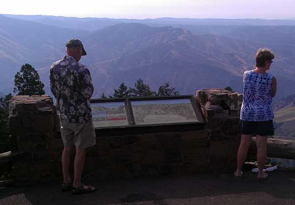 Ralph and Gwen at the Hells Canyon Overlook