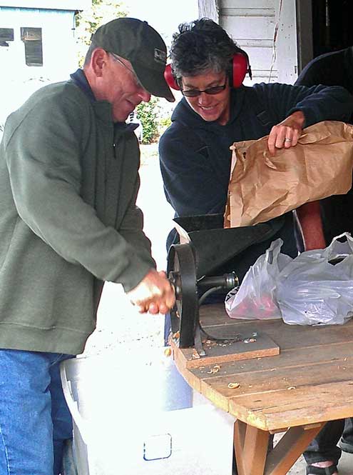 Using the hand crank Hazelnut cracker