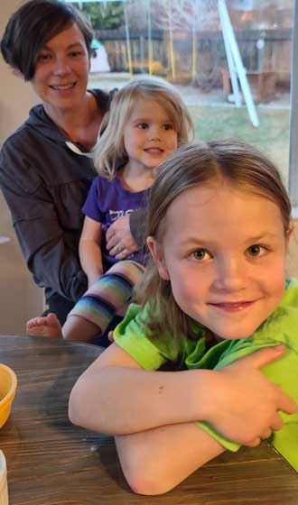 Lucy, Elise and Mom, Mindy