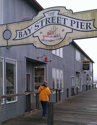 A pier in Newport, Behind: The Coast Guard Cutter Osprey