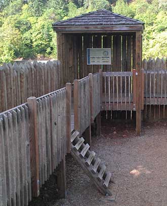 A fort tower, Behind: panorama of the fort interior