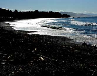 Brookings beach opposite the Best Western Plus, Behind: panorama of the beach