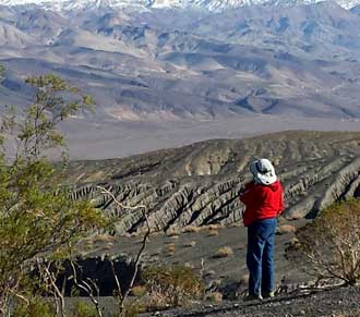 View to the east from the crater, Behind: Panorama of the eastern view