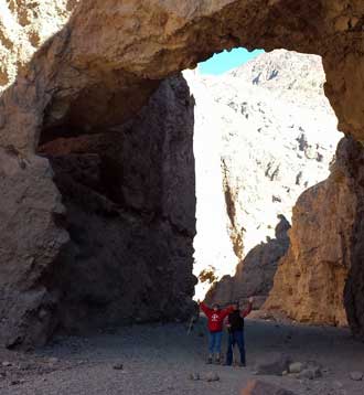 Under the natural bridge, Behind: wider view