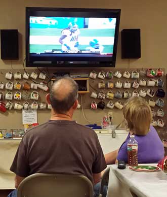 Watching the Hawaii Bowl in the clubhouse