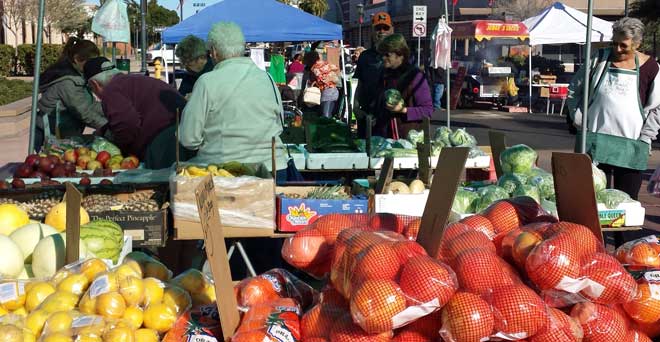 Farmer's Market in downtown Yuma, Behind: nice "Beff" tamales