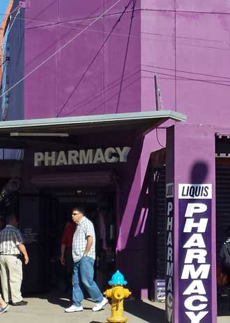 Pharmacy is one of the reasons winter visitors come to Mexico, Behind: Street vendors everywhere