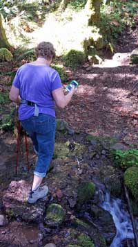 Careful with the phone, Behind: nice view of the North Umpqua River