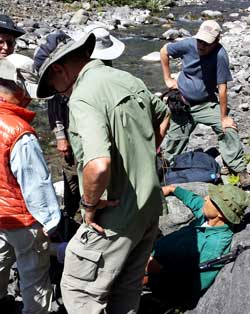 John injures his left leg in a creek crossing, Behind: after 2.5 hours, the Coast Guard to the rescue