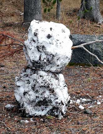 Enough snow on the pass for creativity, Behind: Grotto Geyser 