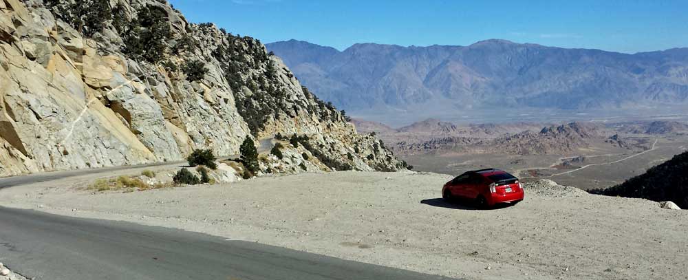 Looking into the Lone Pine Valley from the Whitney Portal Road