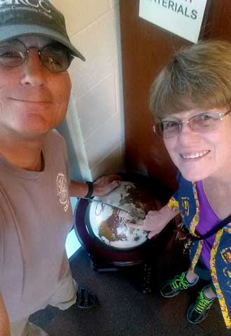 Following the flight on the globe in Casa Grande Public Library