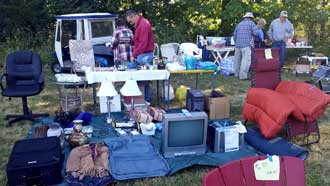 Yard sale exhibitors