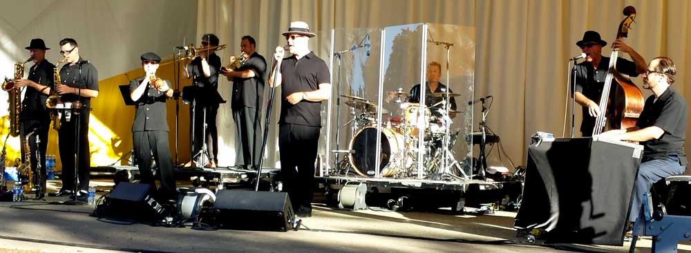 Big Bad Voodoo Daddy at the Roseburg Half Shell