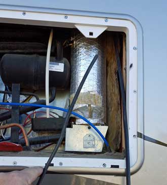 Wire from the roof into the refrigerator compartment