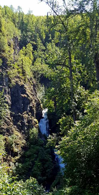 We hike to Thunderbird Falls