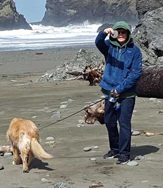 Gwen finds a beach "treasure"