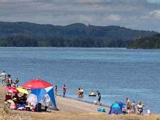 Columbia River beach