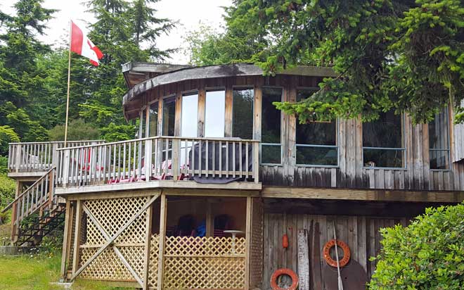 Hidden Cove Lodge and dock