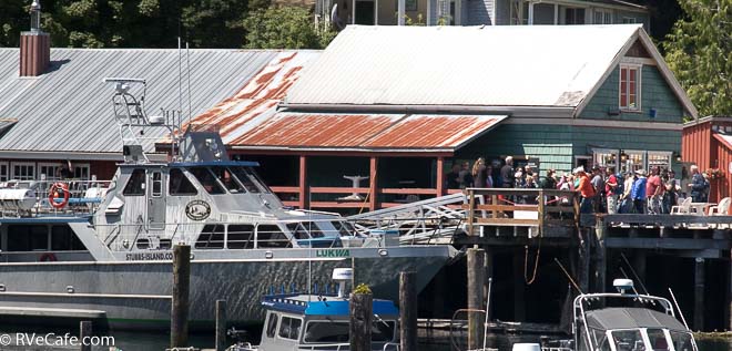 Folks lined up for the next whale watch cruise on the Stubbs Island Whale Watch