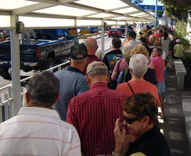 The long line of USA citizen trying to reenter the USA