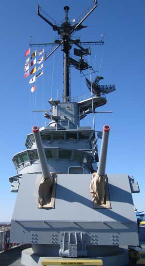 A view of the tower bridge with the 5" guns in front