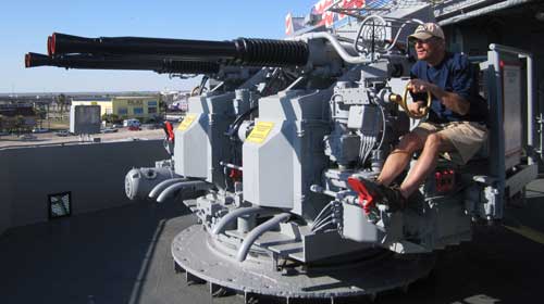 Dale tries out the quad 40mm anti-aircraft guns