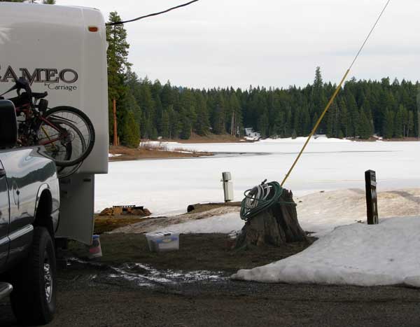 Temporary parking on the lake