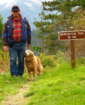 Morgan takes me for a hike on the shores of Applegate Lake