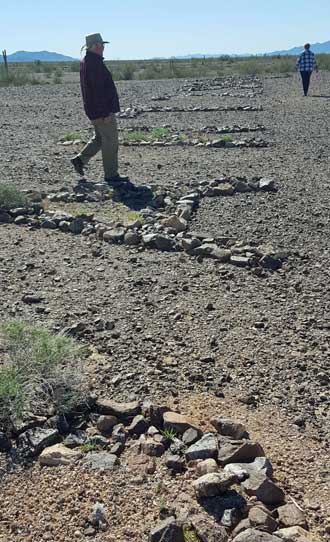 Finding rock scultures in the desert